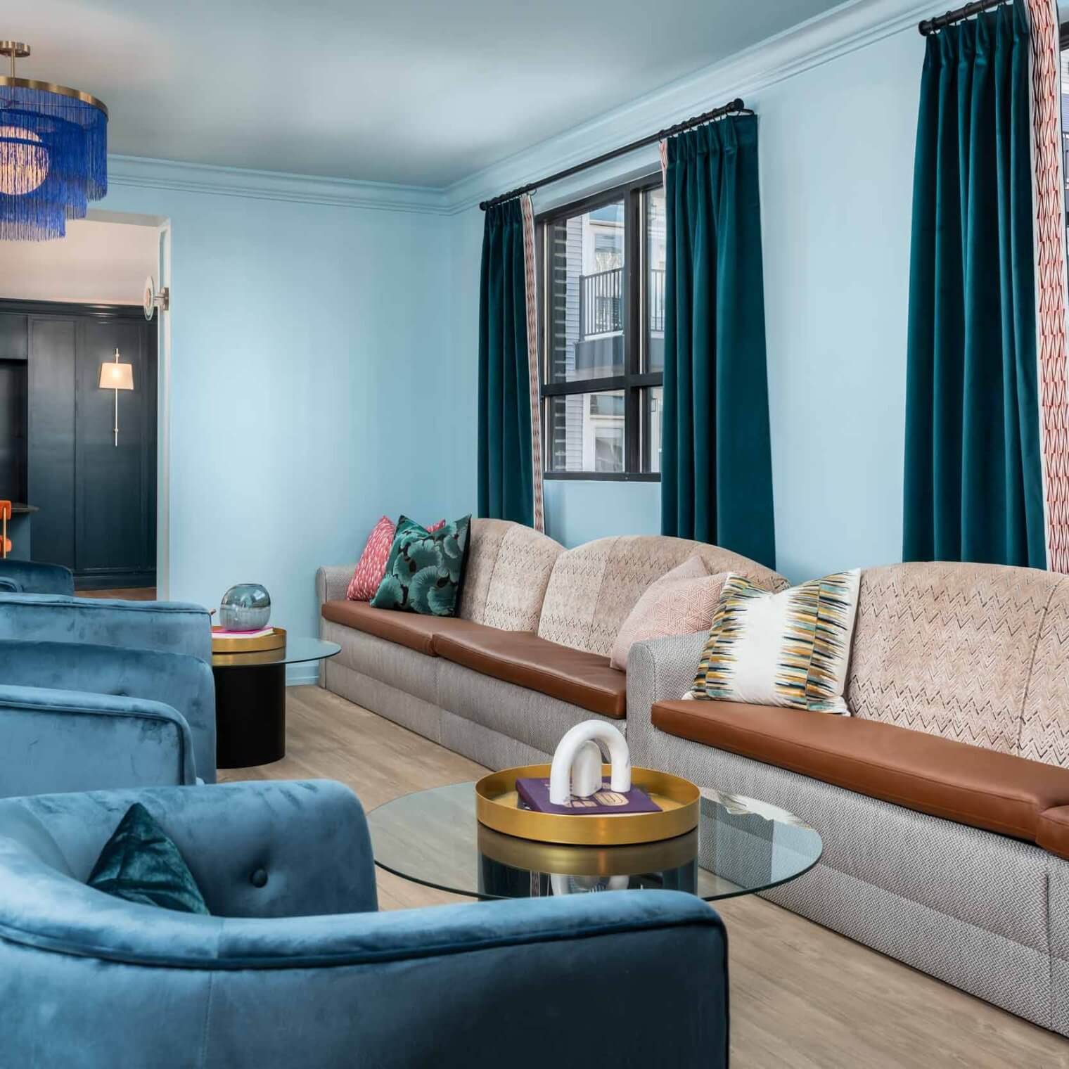 lounge common areaat skytop cincinnati apartments for rent